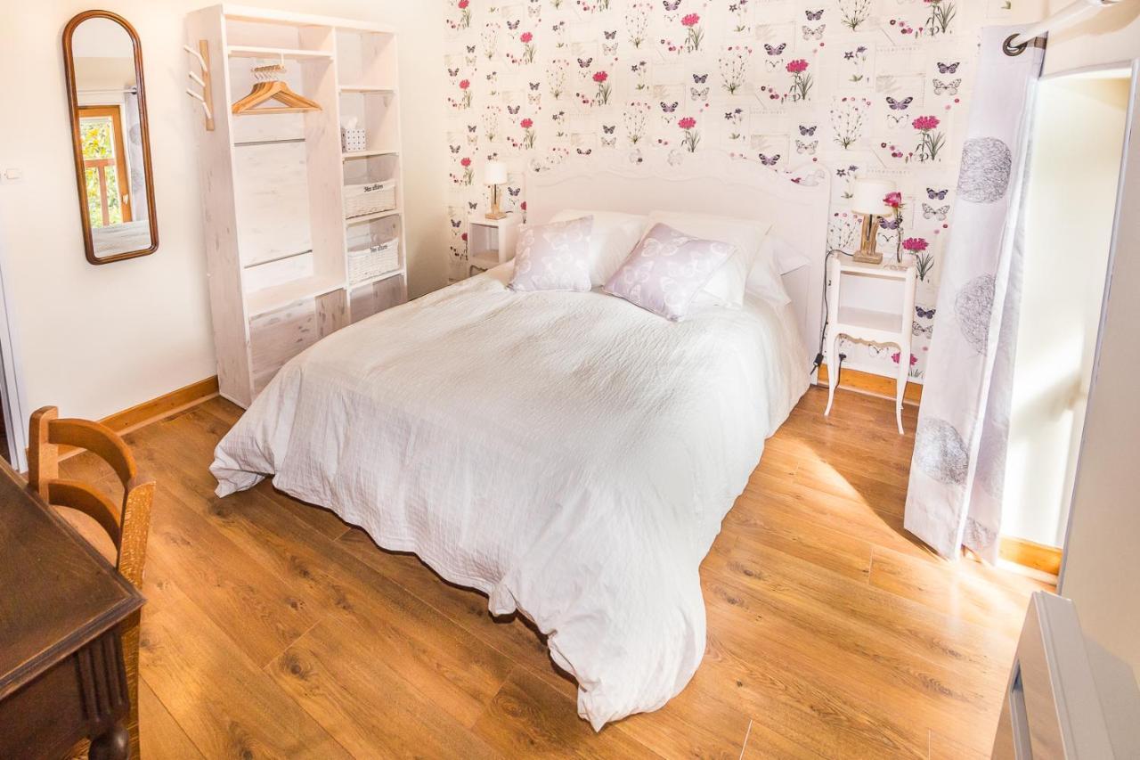 Bed and Breakfast Entre Canal Et Vignes Escolives-Sainte-Camille Exterior foto